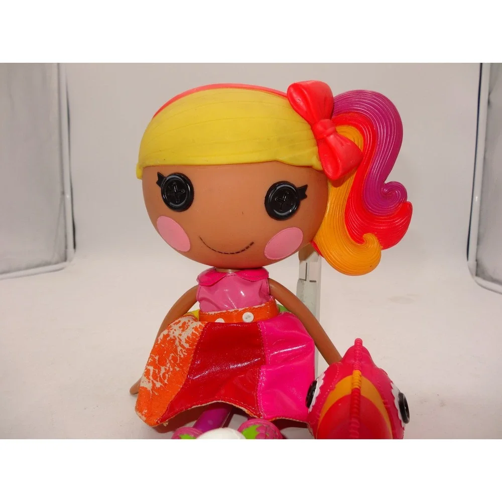 Lalaloopsy April‎ Sunsplash Rainbow Doll 12-inch + Pet Toucan Pink Orange Yellow